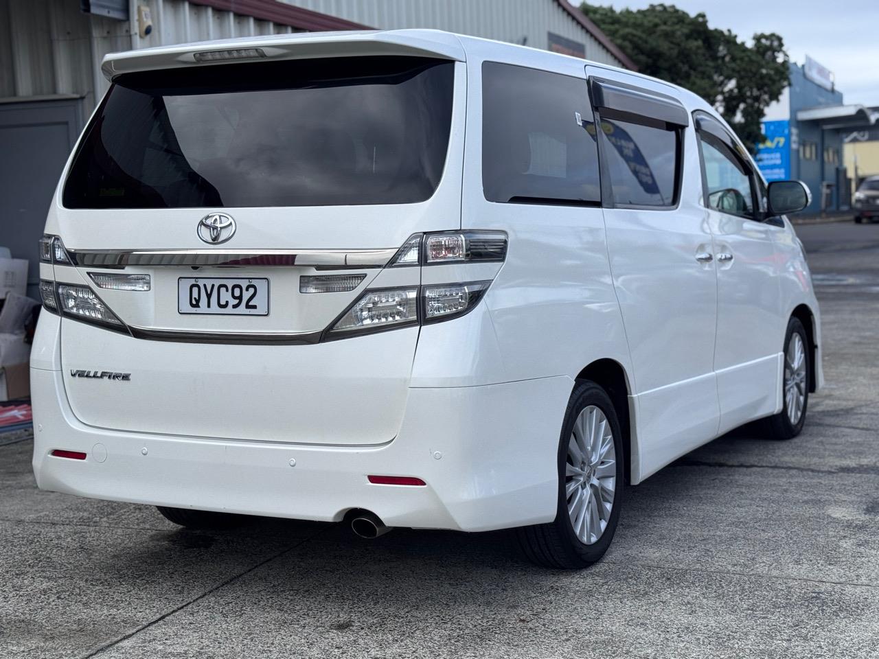 2013 Toyota Vellfire Carousel 5