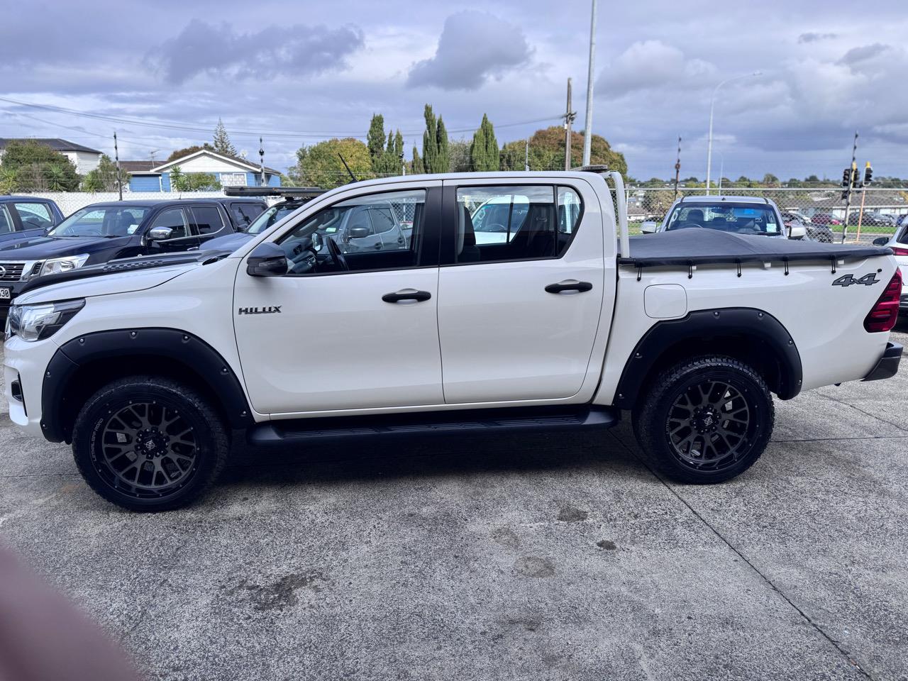 2019 Toyota HILUX SR TD DC 2.8DT/4WD Carousel 4