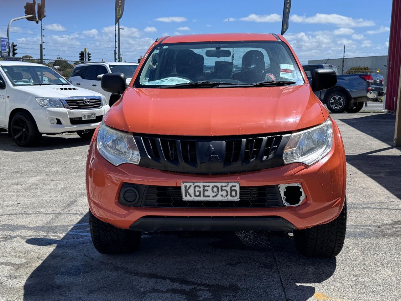 2017 Mitsubishi Triton D/CAB GLX 2.4D/4WD/6 Carousel 1