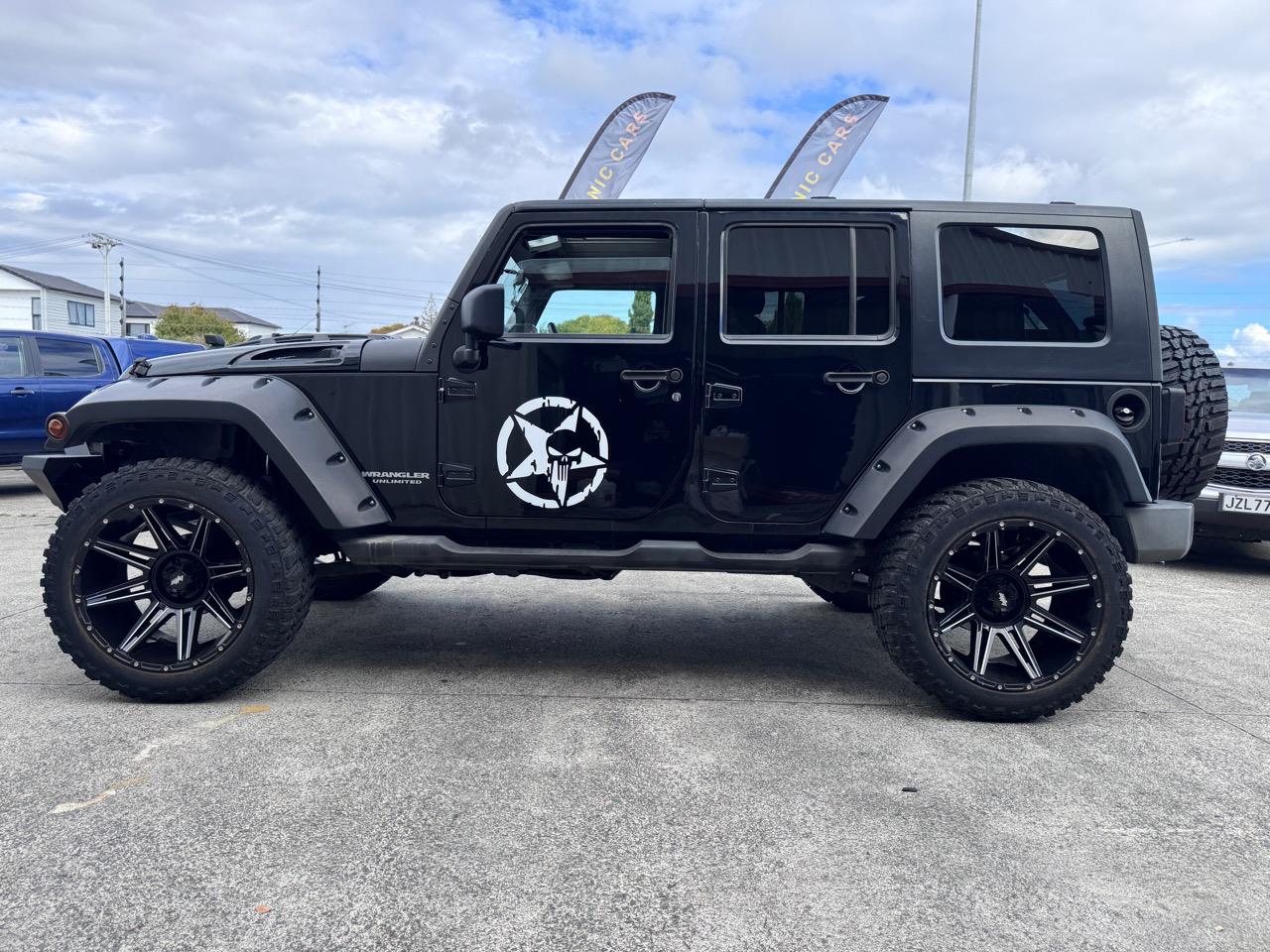 2008 Jeep Wrangler SAHARA 2.8 DSL A 4DR Carousel 3