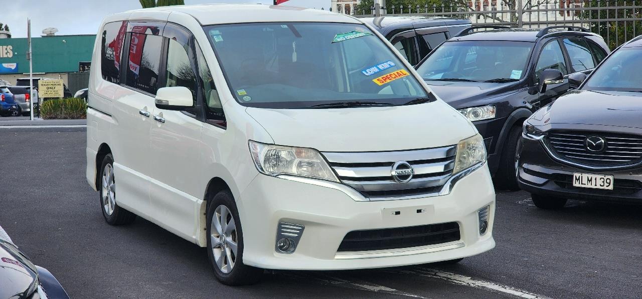 2012 Nissan Serena Petrol Carousel 1