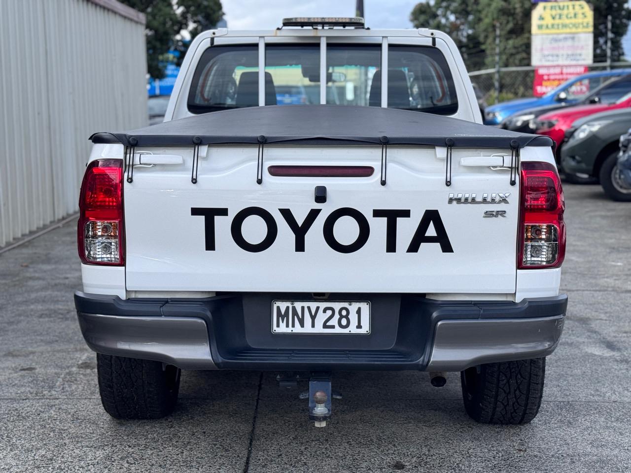 2019 Toyota HILUX SR TD DC 2.8DT/4WD Carousel 6
