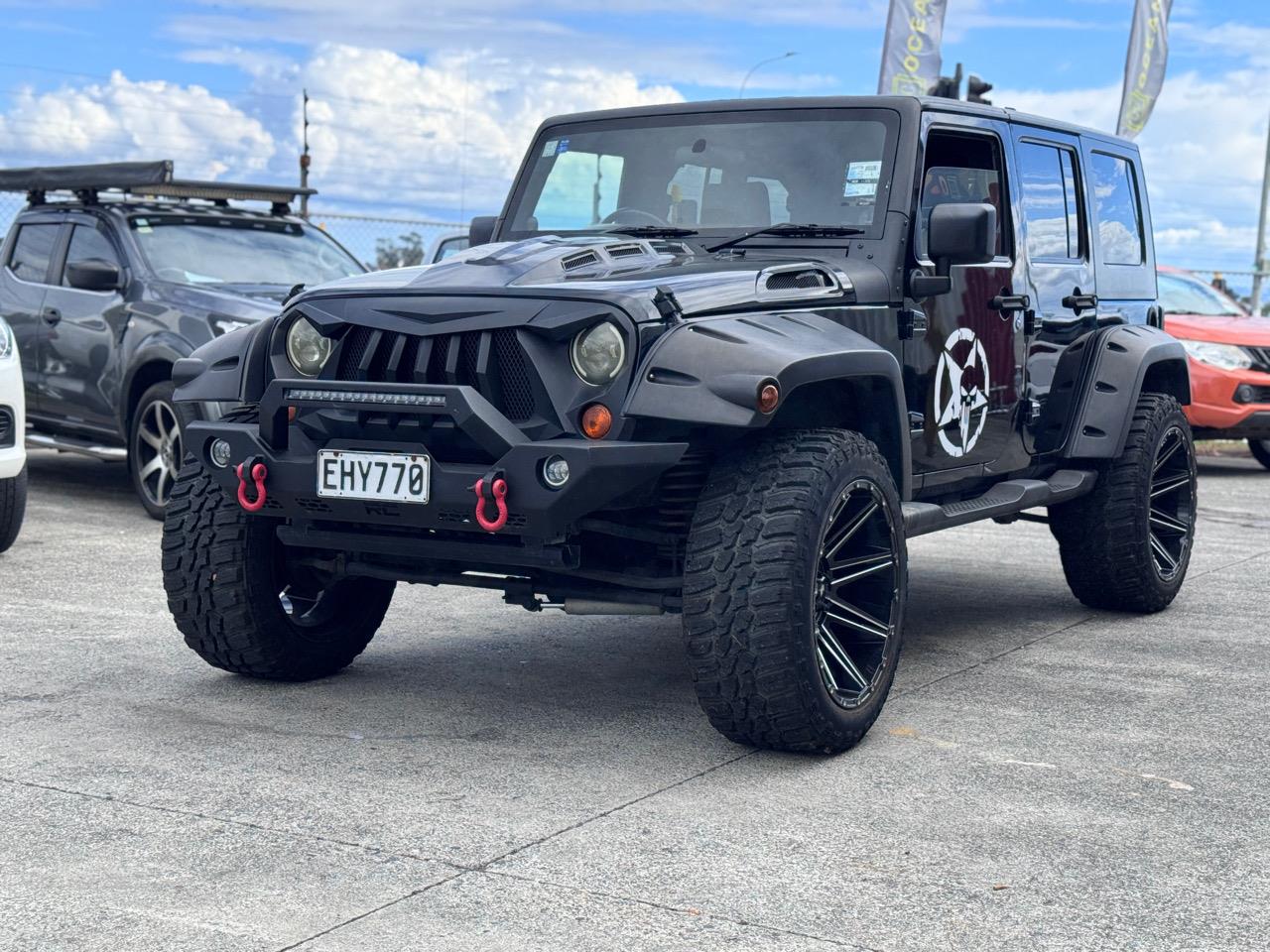 2008 Jeep Wrangler SAHARA 2.8 DSL A 4DR Carousel 2