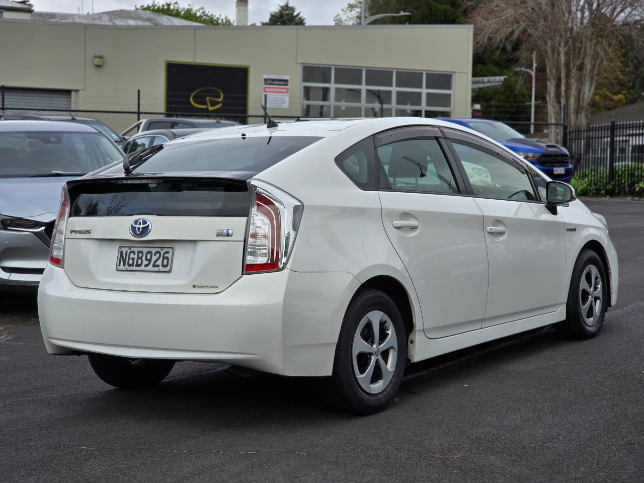 2014 Toyota PRIUS Carousel 5