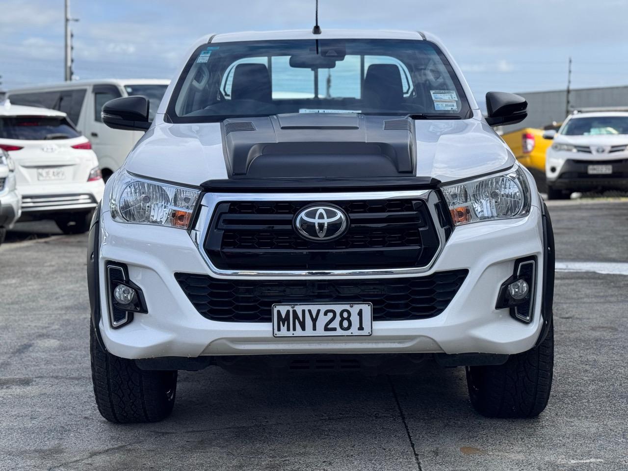 2019 Toyota HILUX SR TD DC 2.8DT/4WD Carousel 1