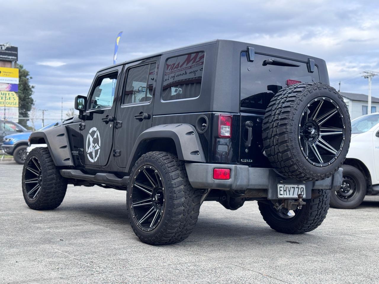 2008 Jeep Wrangler SAHARA 2.8 DSL A 4DR Carousel 4