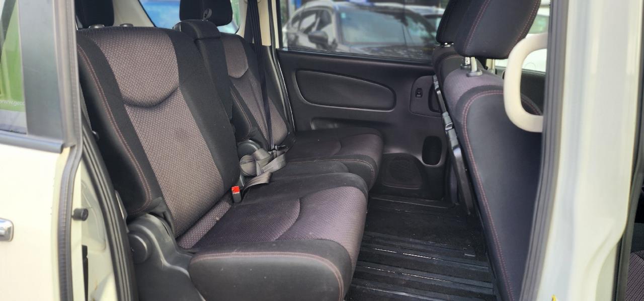 2012 Nissan Serena Petrol Carousel 7