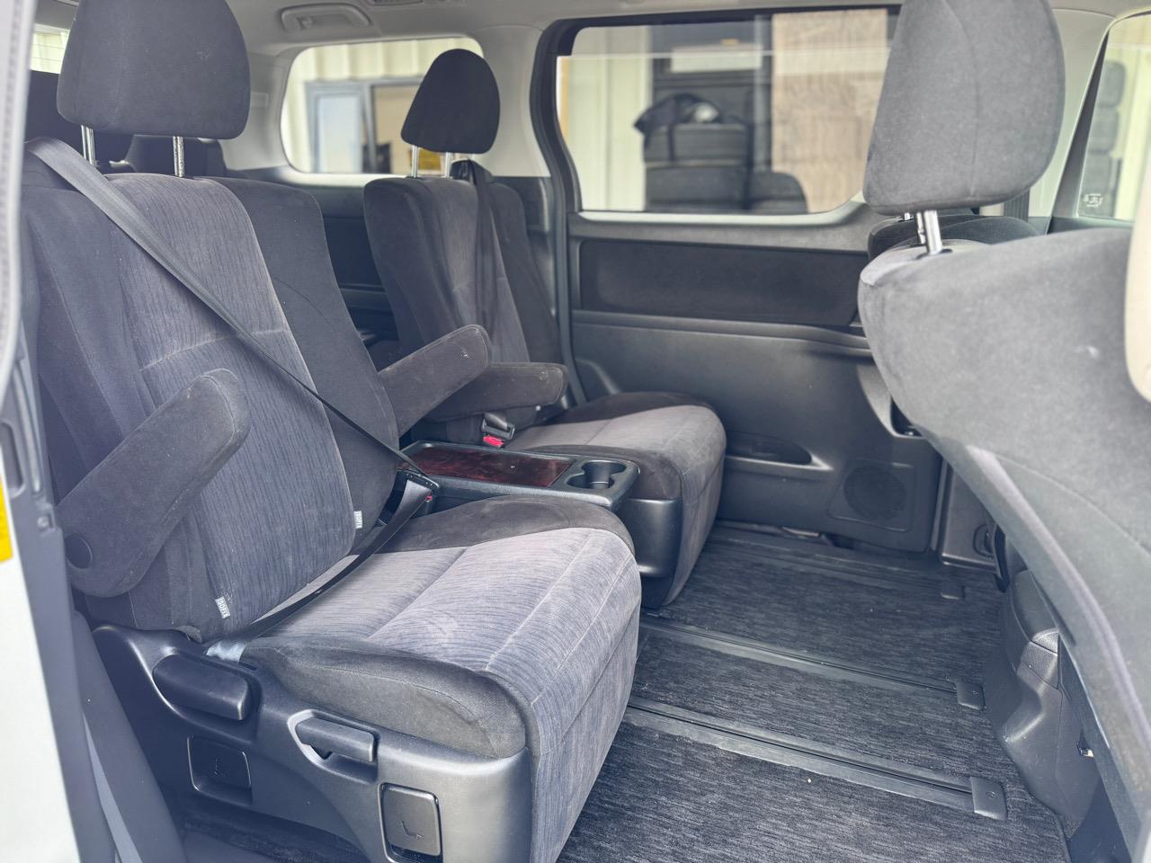 2013 Toyota Vellfire Carousel 8
