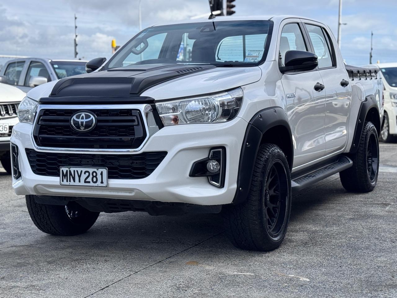 2019 Toyota HILUX SR TD DC 2.8DT/4WD Carousel 2