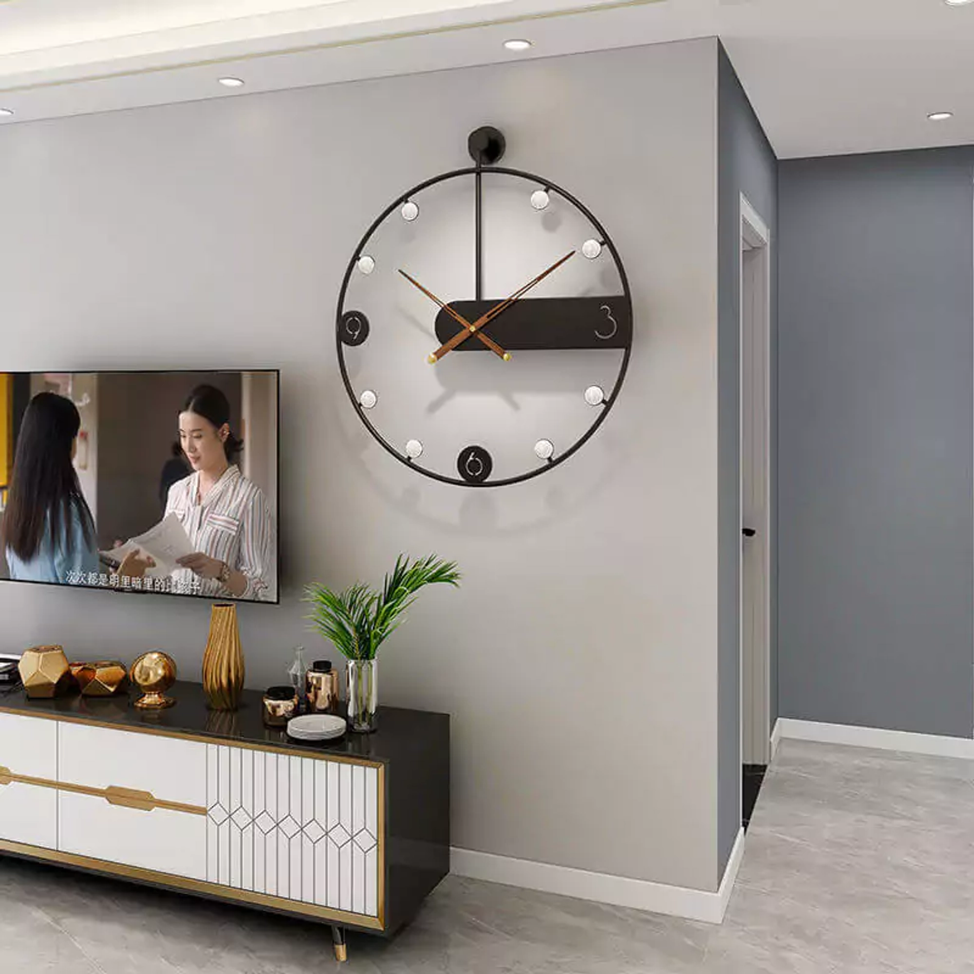 Minimalist Black and White Round Wall Clock