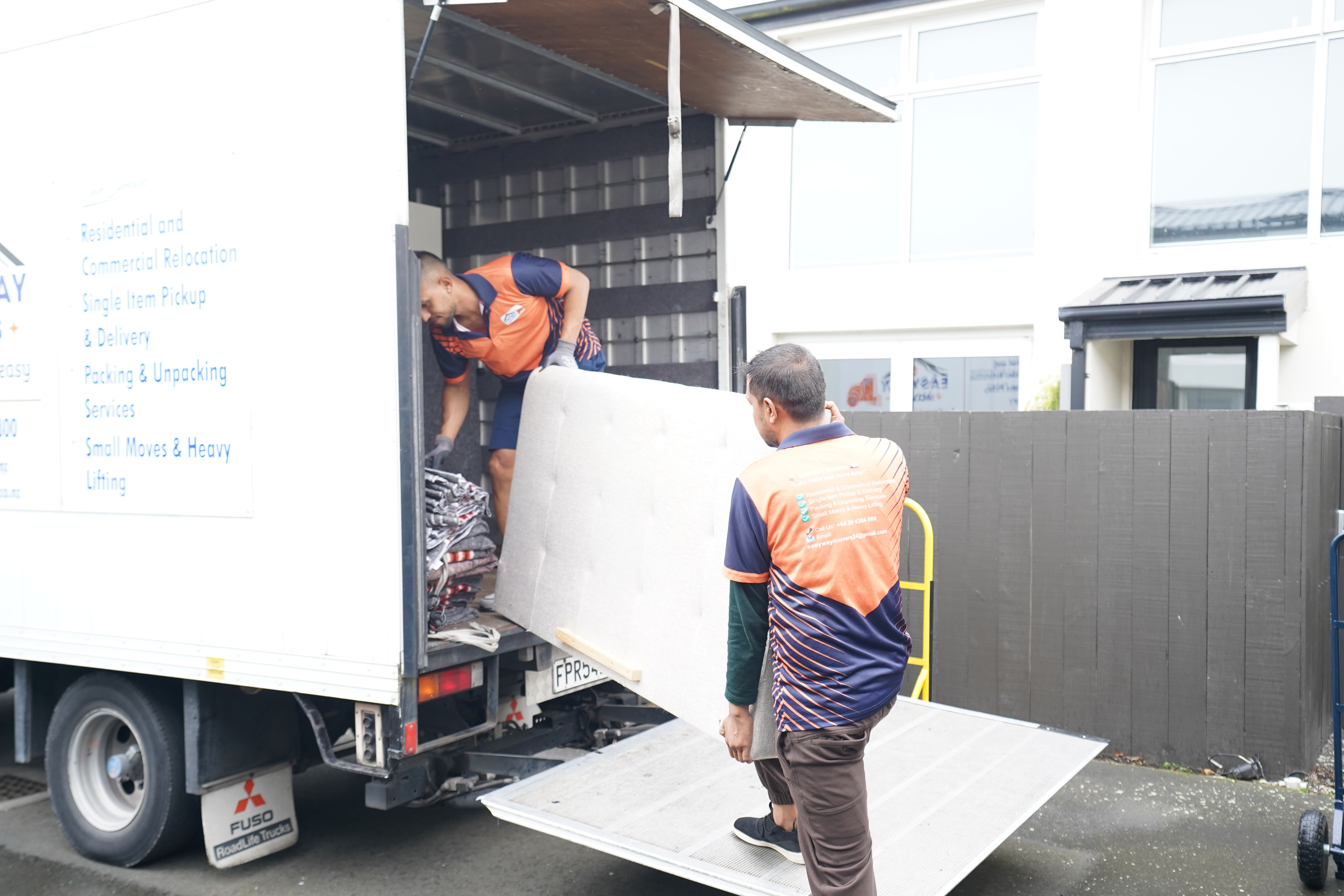 Easyway Movers  Carousel 1