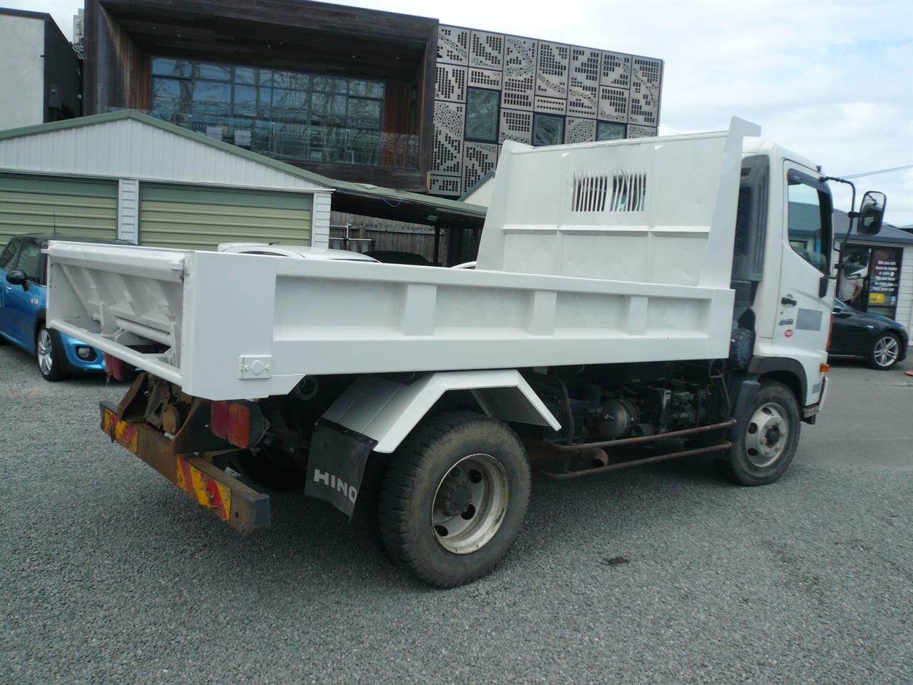 2016 Hino Ranger 3.7 tonnes tip truck 46kms certified 6 speed Carousel 9