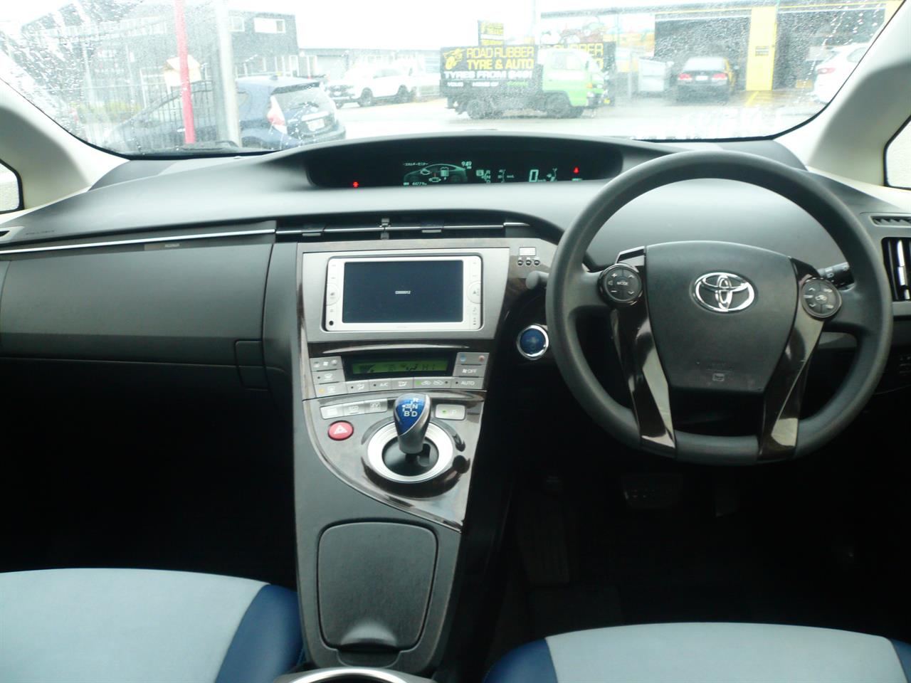 2014 Toyota Prius 1800cc hybrid 8 airbags abs alloys econmical Carousel 9