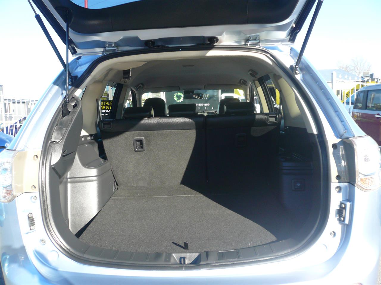 2013 Mitsubishi Outlander 2000cc phev hybrid half leather alloys 6 airbags automatic Carousel 4