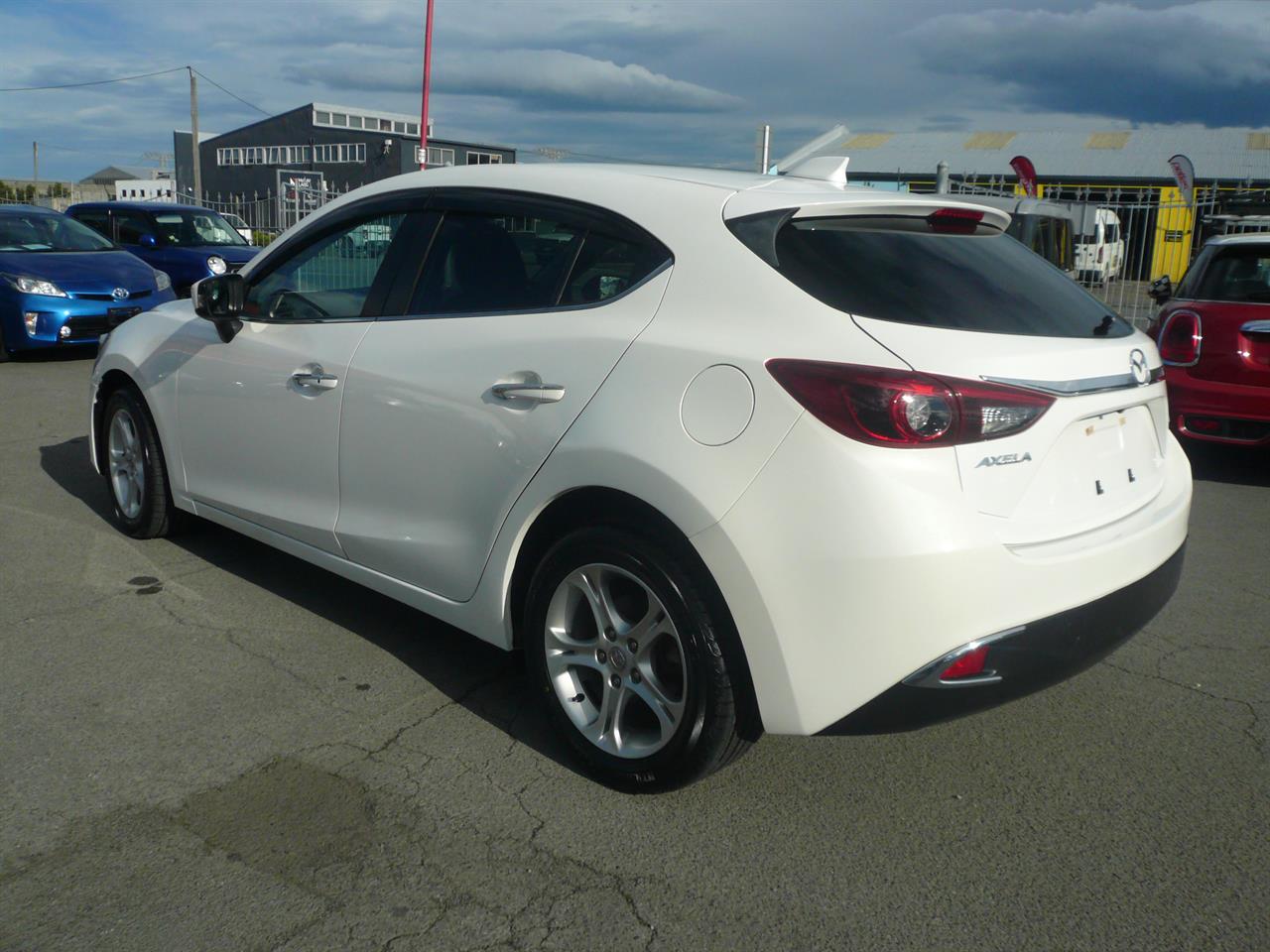 2014 Mazda Axela 6 speed 1500cc skyactive airbags abs Carousel 8