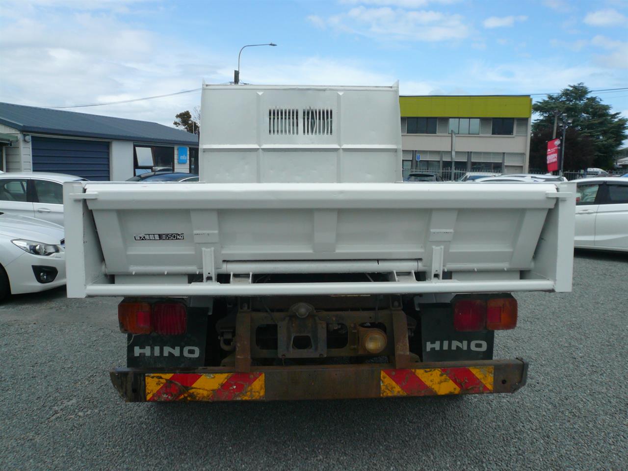 2016 Hino Ranger 3.7 tonnes tip truck 46kms certified 6 speed Carousel 8