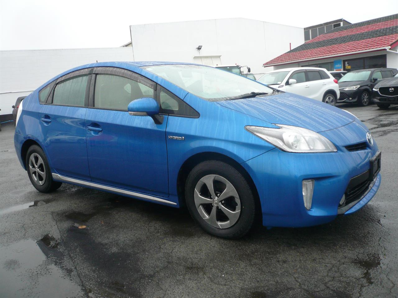 2014 Toyota Prius 1800cc hybrid 8 airbags abs alloys econmical Carousel 6
