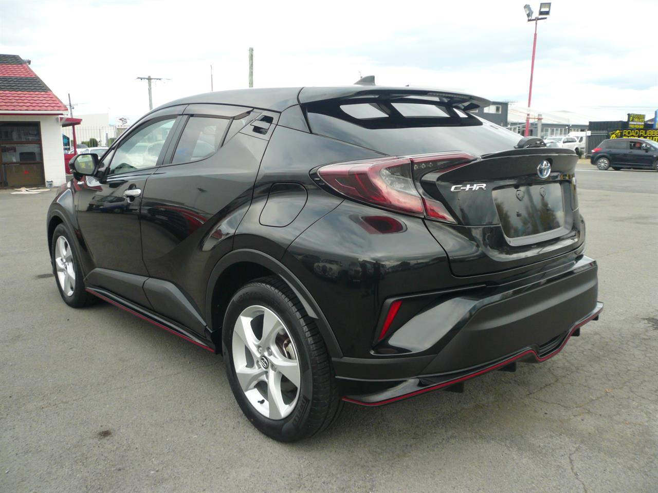 2017 Toyota C-HR 1800cc hybrid bodykits alloys abs airbags automatic Carousel 10