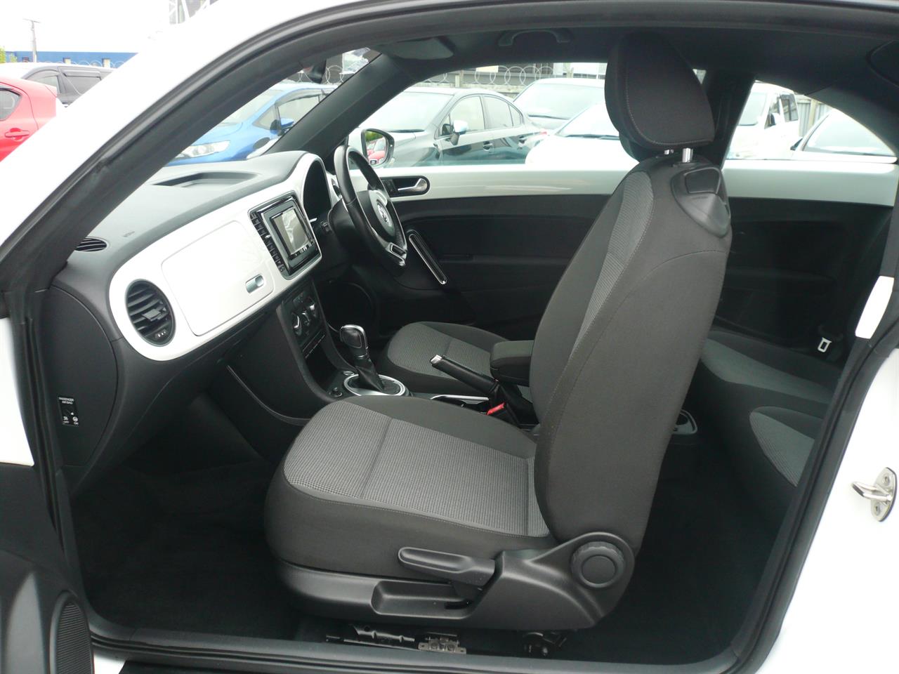 2015 Volkswagen beetle 1200cc turbo automatic alloys airbags Carousel 13