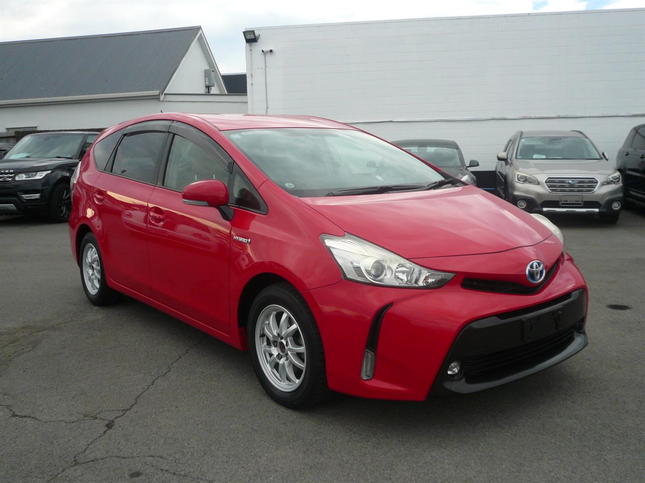 2015 Toyota Prius Alpha 1800cc hybrid automatic 8 airbags abs alloys Carousel 6
