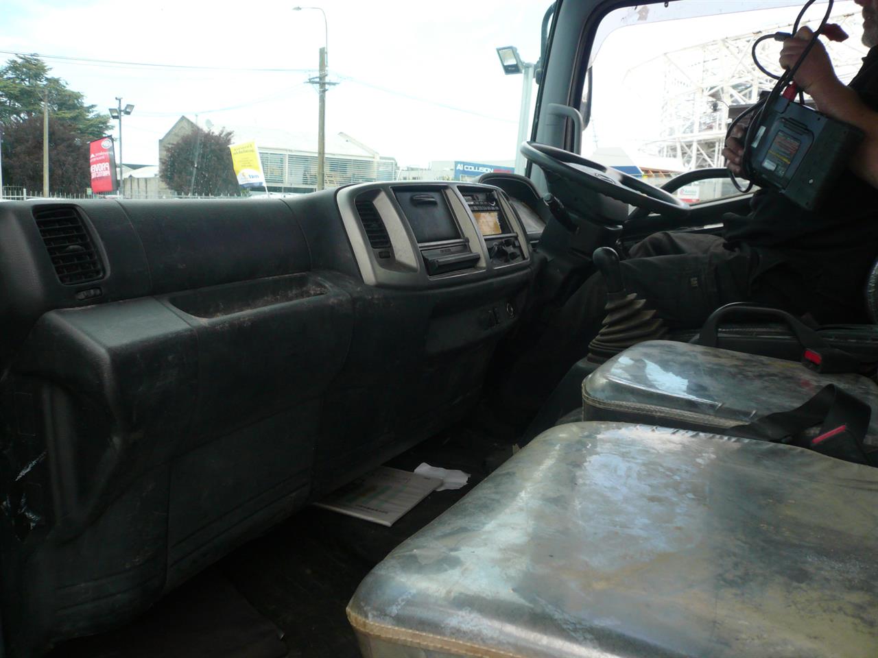 2016 Hino Ranger 3.7 tonnes tip truck 46kms certified 6 speed Carousel 10