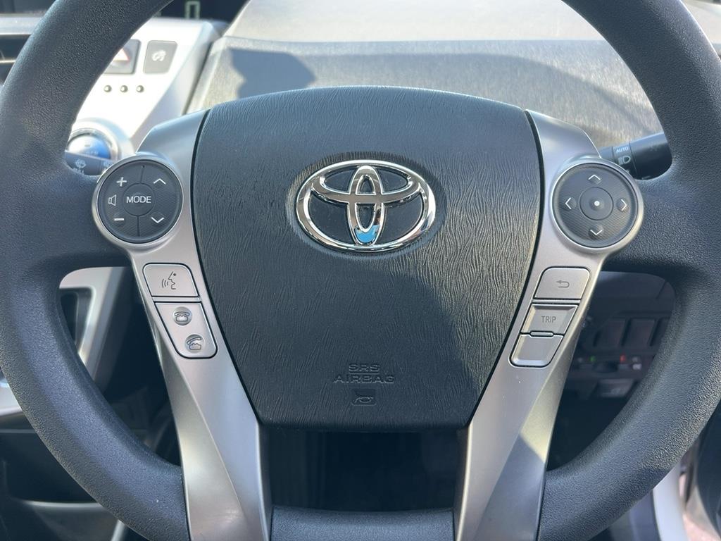 2016 Toyota Prius Alpha 1800cc hybrid automatic 8 airbags abs alloys Carousel 17