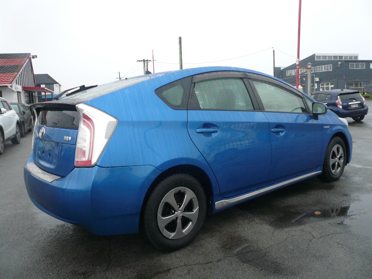 2014 Toyota Prius 1800cc hybrid 8 airbags abs alloys econmical Carousel 7