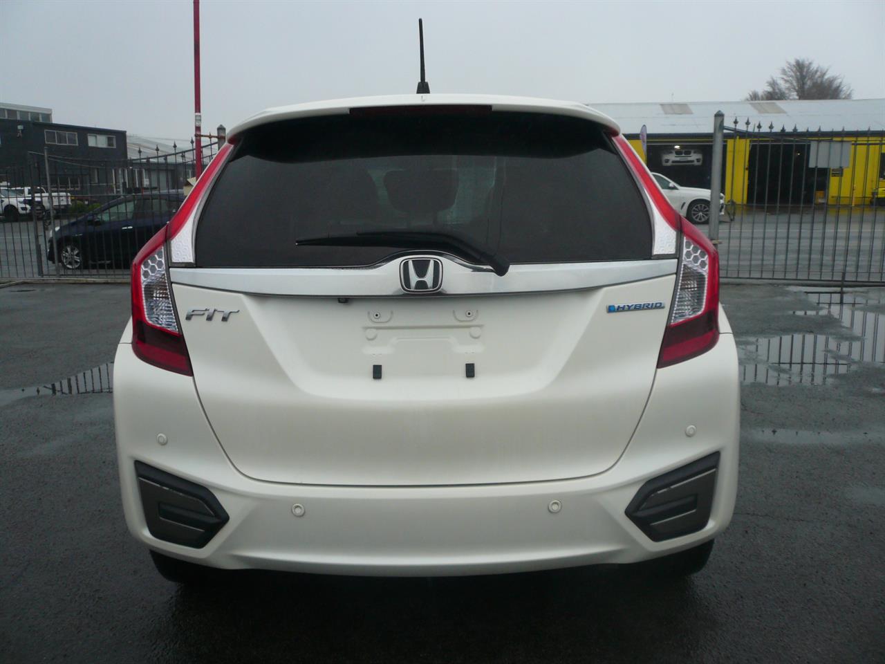 2014 Honda Fit 1500cc hybrid airbags abs alloys automatic Carousel 15