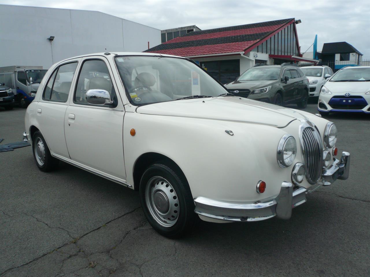 1995 Nissan March Mitsuoka 1300cc automatic airbags Carousel 8