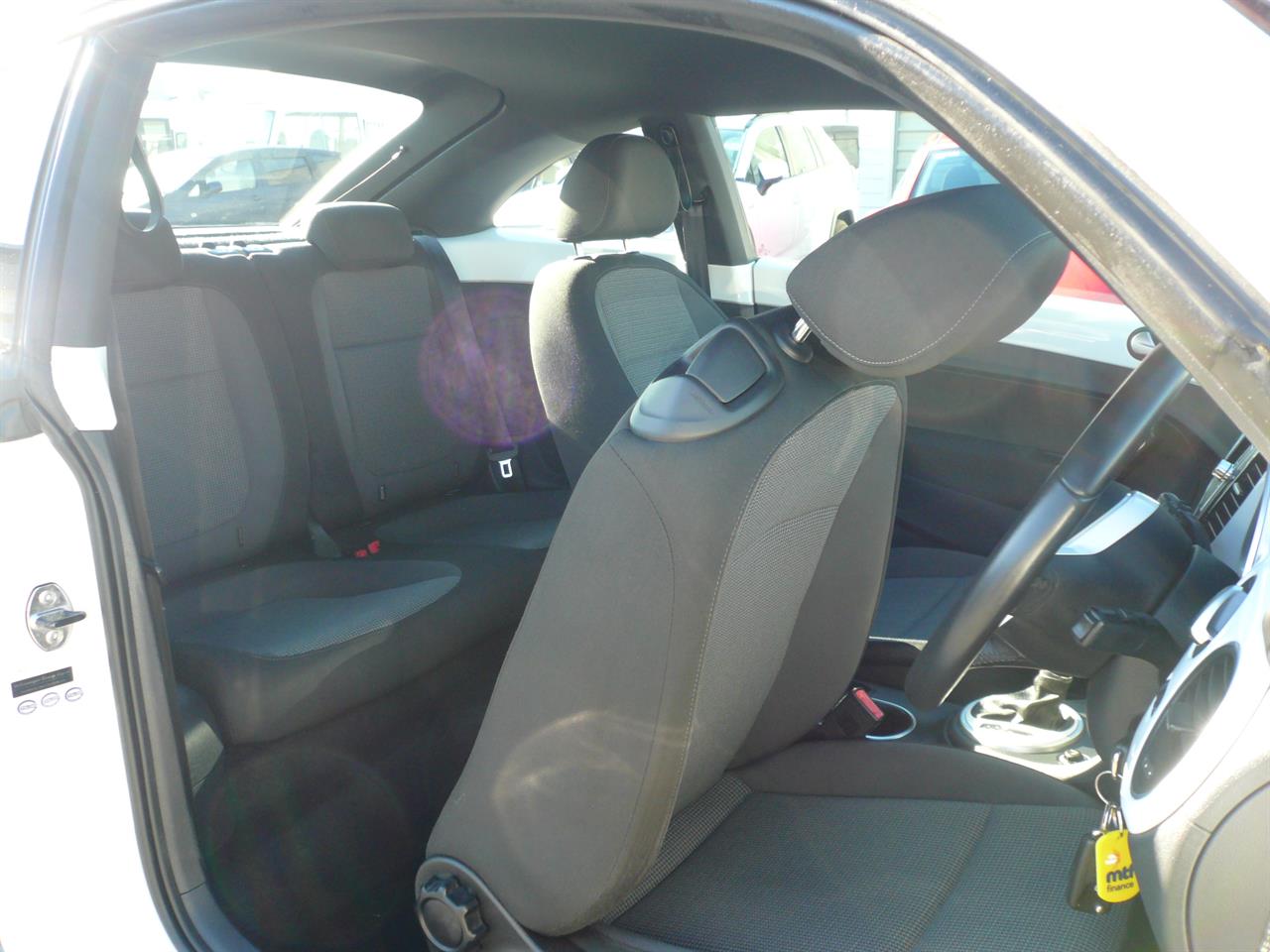 2014 Volkswagen beetle 1200cc turbo automatic alloys airbags Carousel 12