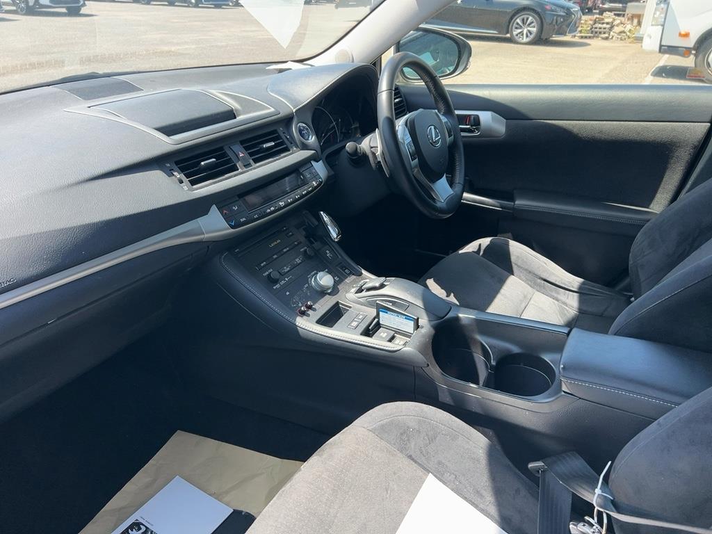 2012 Lexus CT200H 1800cc hybrid 8 airbags abs alloys smooth and economy Carousel 3