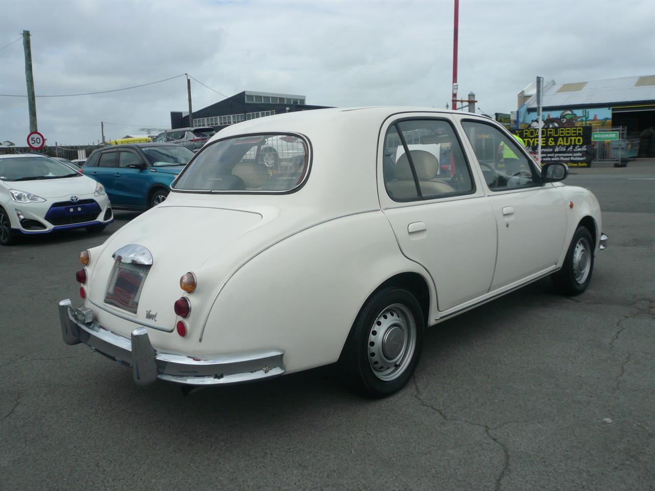1995 Nissan March Mitsuoka 1300cc automatic airbags Carousel 11