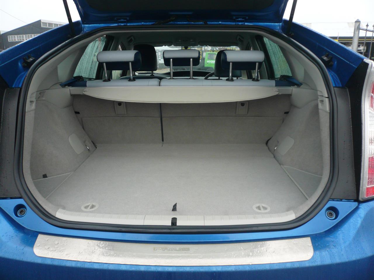 2014 Toyota Prius 1800cc hybrid 8 airbags abs alloys econmical Carousel 1