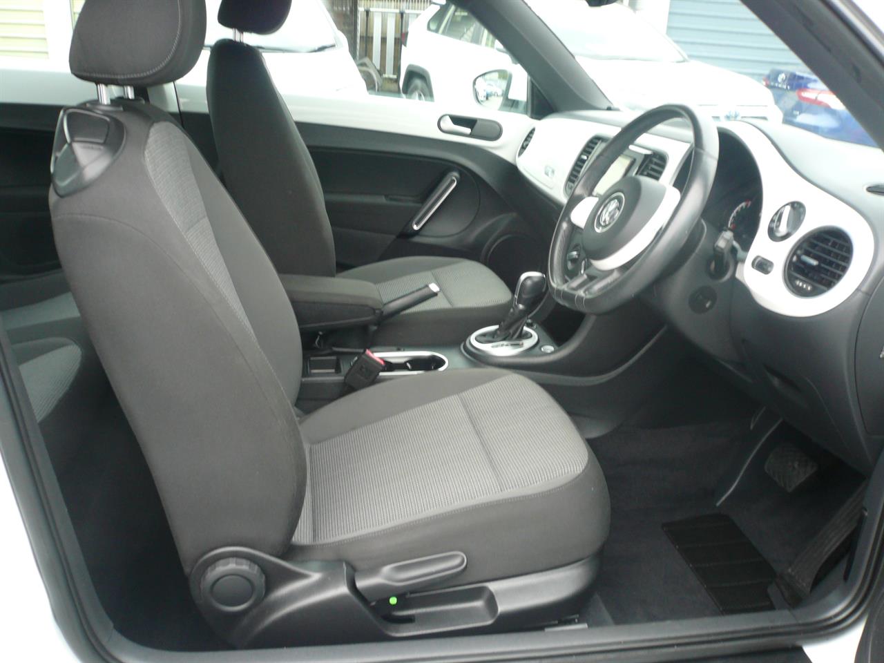 2015 Volkswagen beetle 1200cc turbo automatic alloys airbags Carousel 12