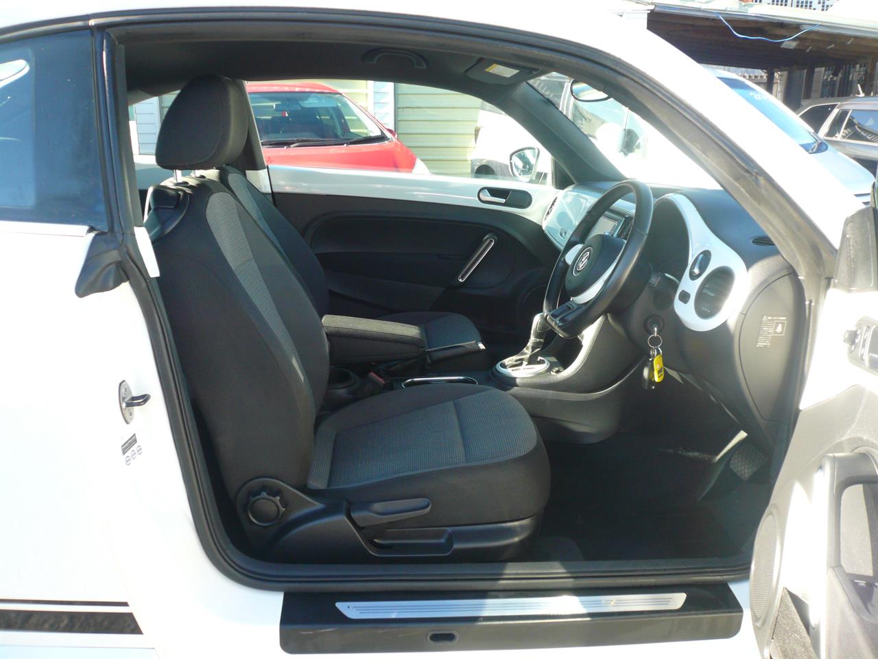 2014 Volkswagen beetle 1200cc turbo automatic alloys airbags Carousel 11