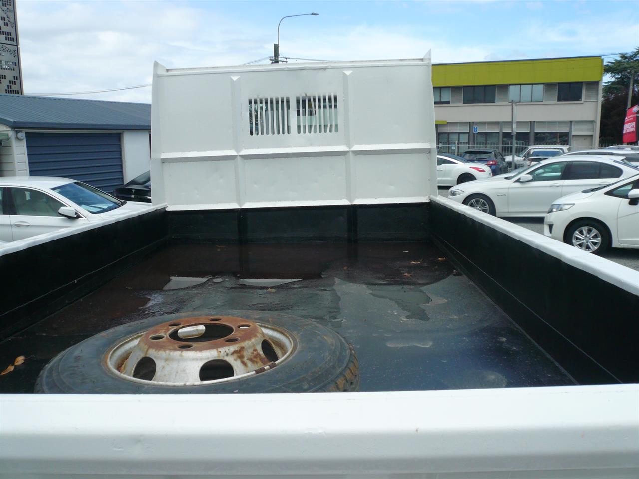 2016 Hino Ranger 3.7 tonnes tip truck 46kms certified 6 speed Carousel 11