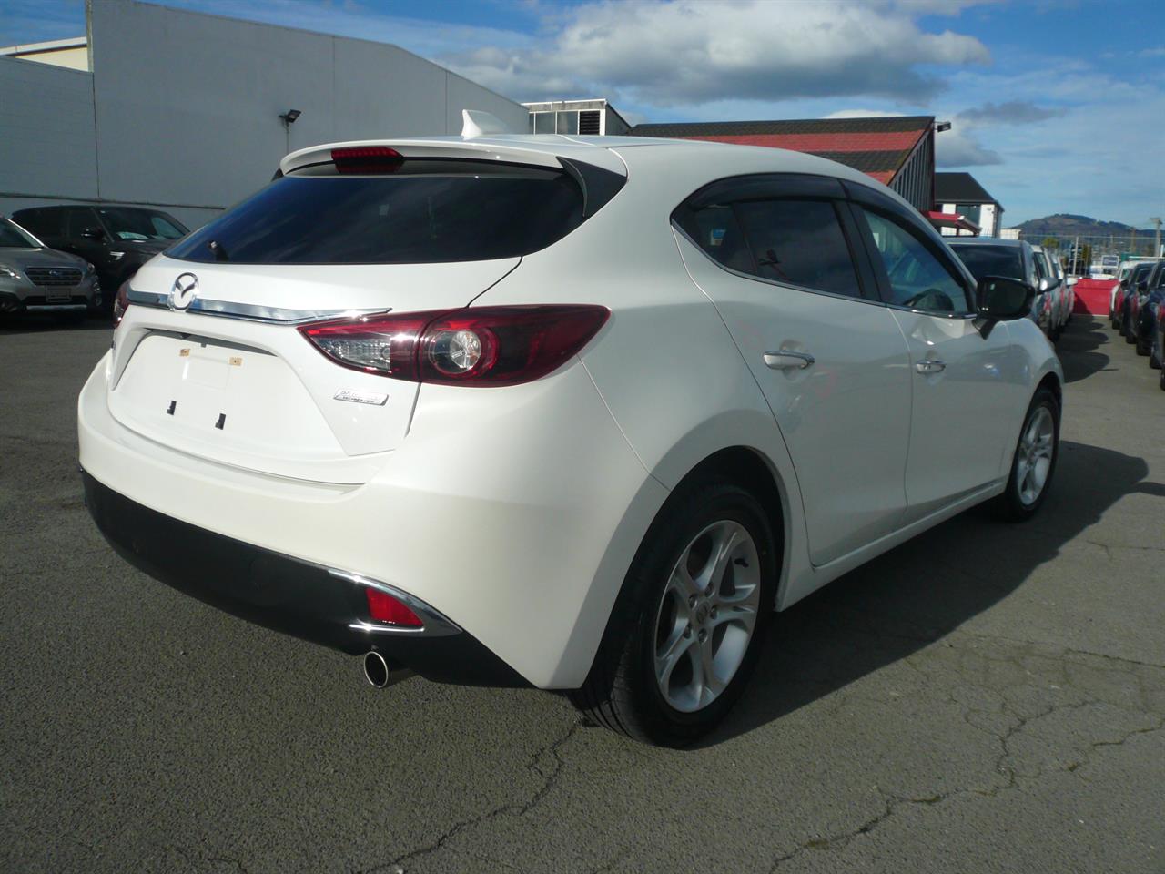2014 Mazda Axela 6 speed 1500cc skyactive airbags abs Carousel 10