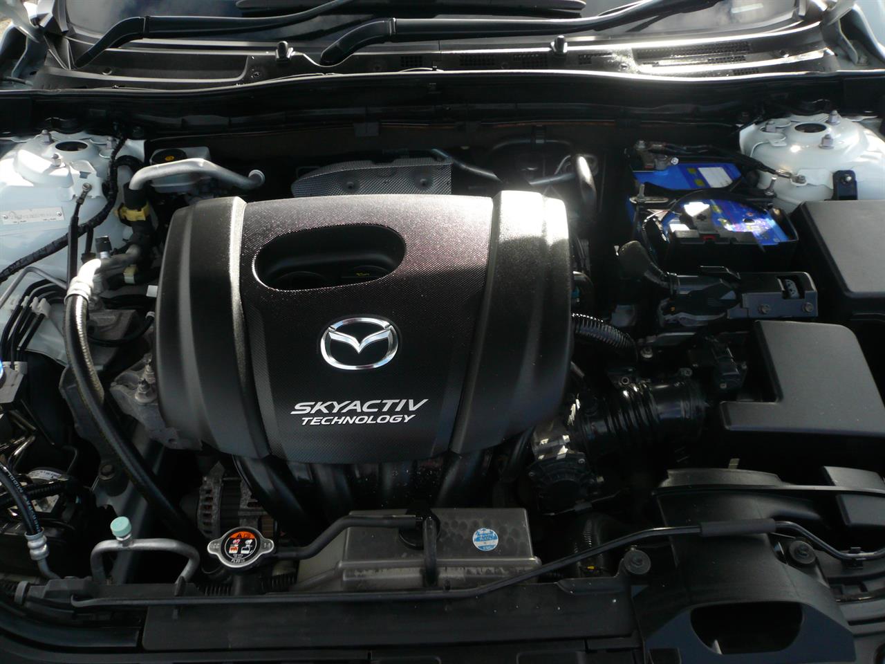 2014 Mazda Axela 6 speed 1500cc skyactive airbags abs Carousel 4