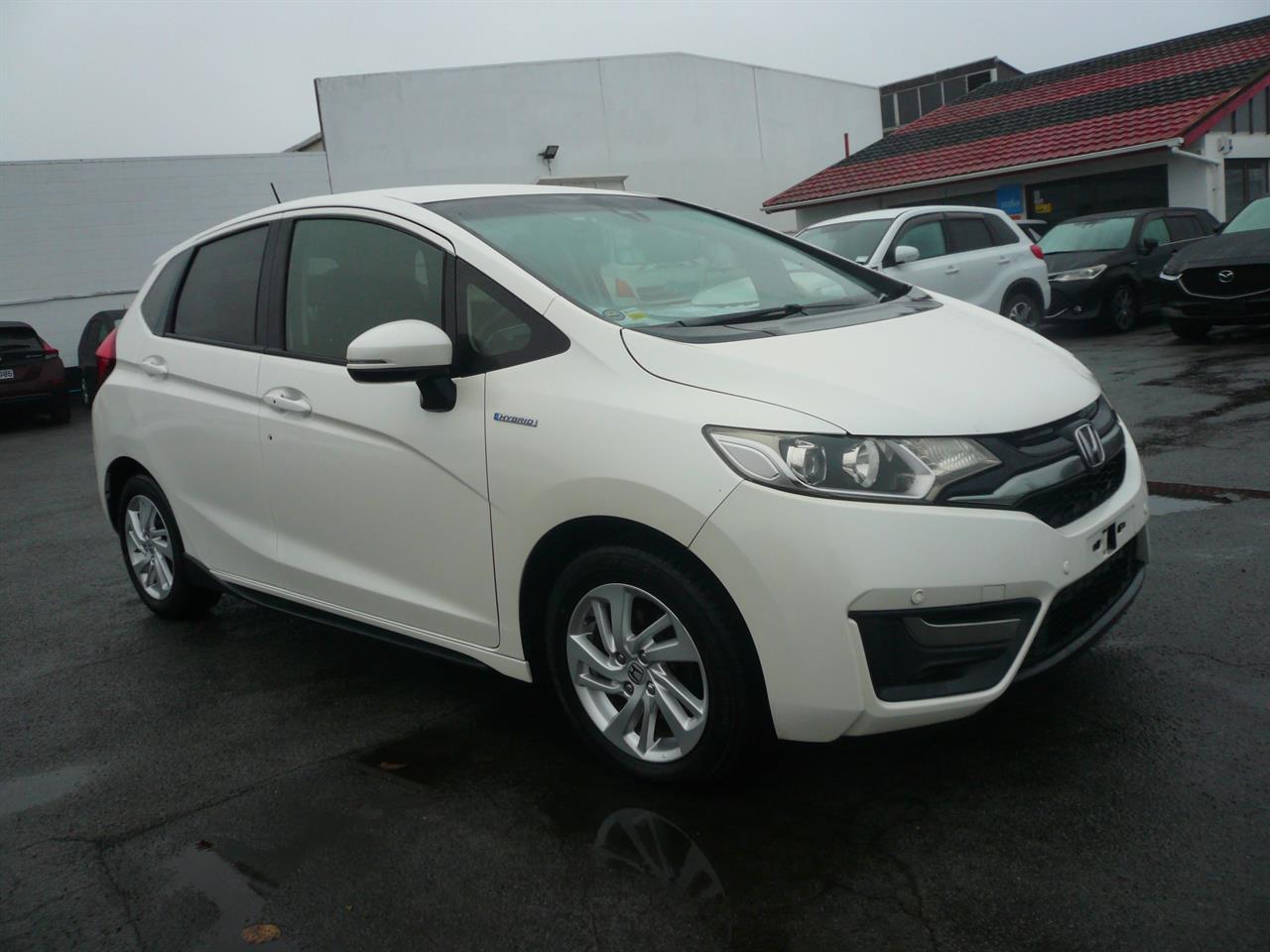 2014 Honda Fit 1500cc hybrid airbags abs alloys automatic Carousel 13
