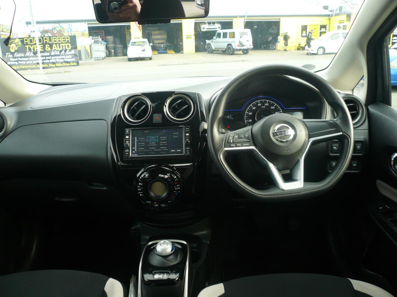 2017 Nissan Note E power 1200cc 360 camera automatic Carousel 14