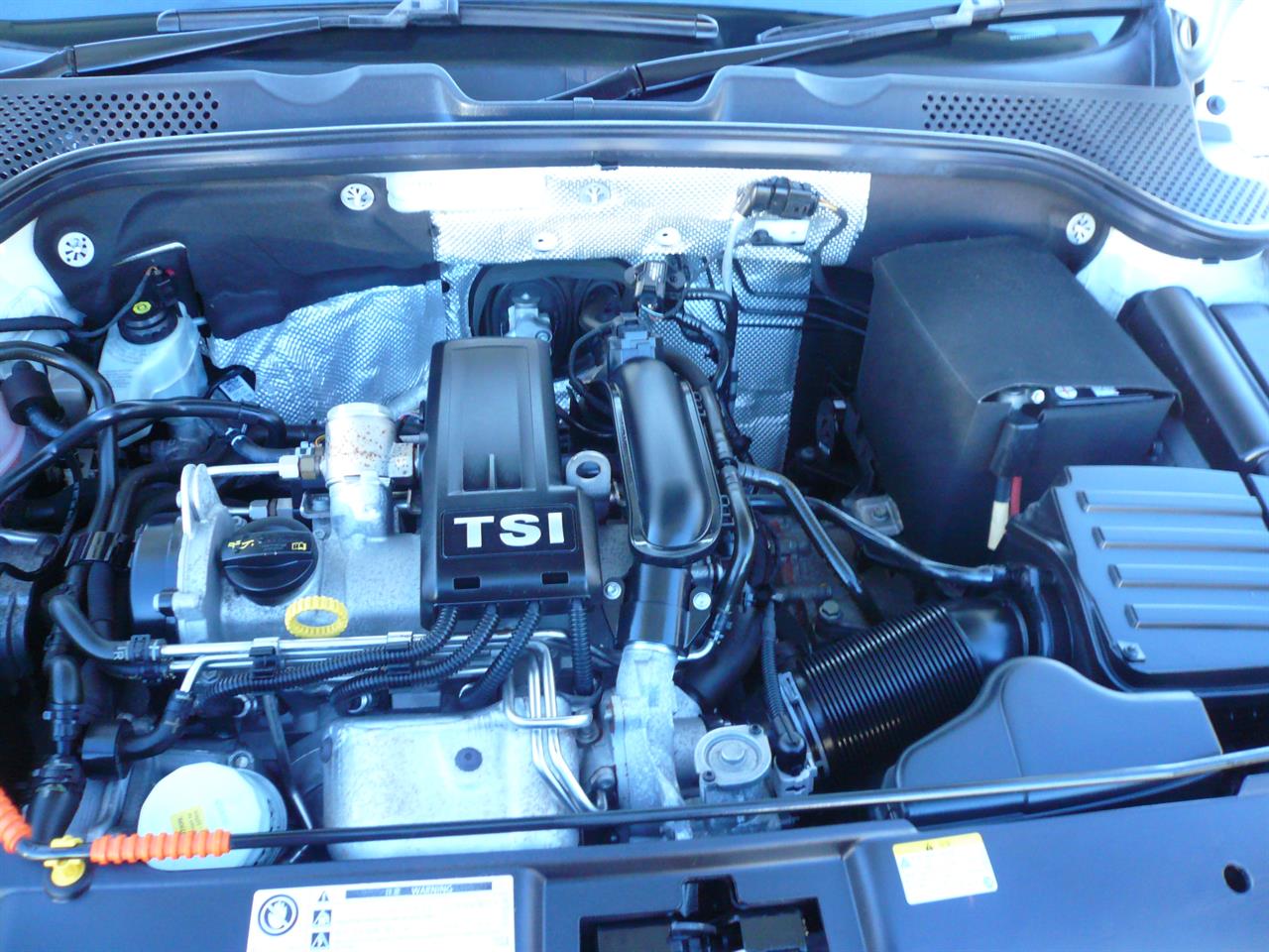 2014 Volkswagen beetle 1200cc turbo automatic alloys airbags Carousel 2