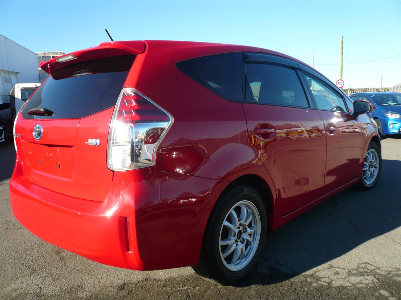 2015 Toyota Prius Alpha 1800cc hybrid automatic 8 airbags abs alloys Carousel 9