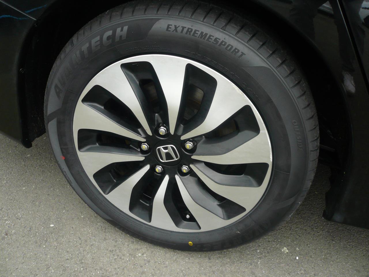 2013 Honda Accord 2000cc hybid automatic abs alloys airbags Carousel 3