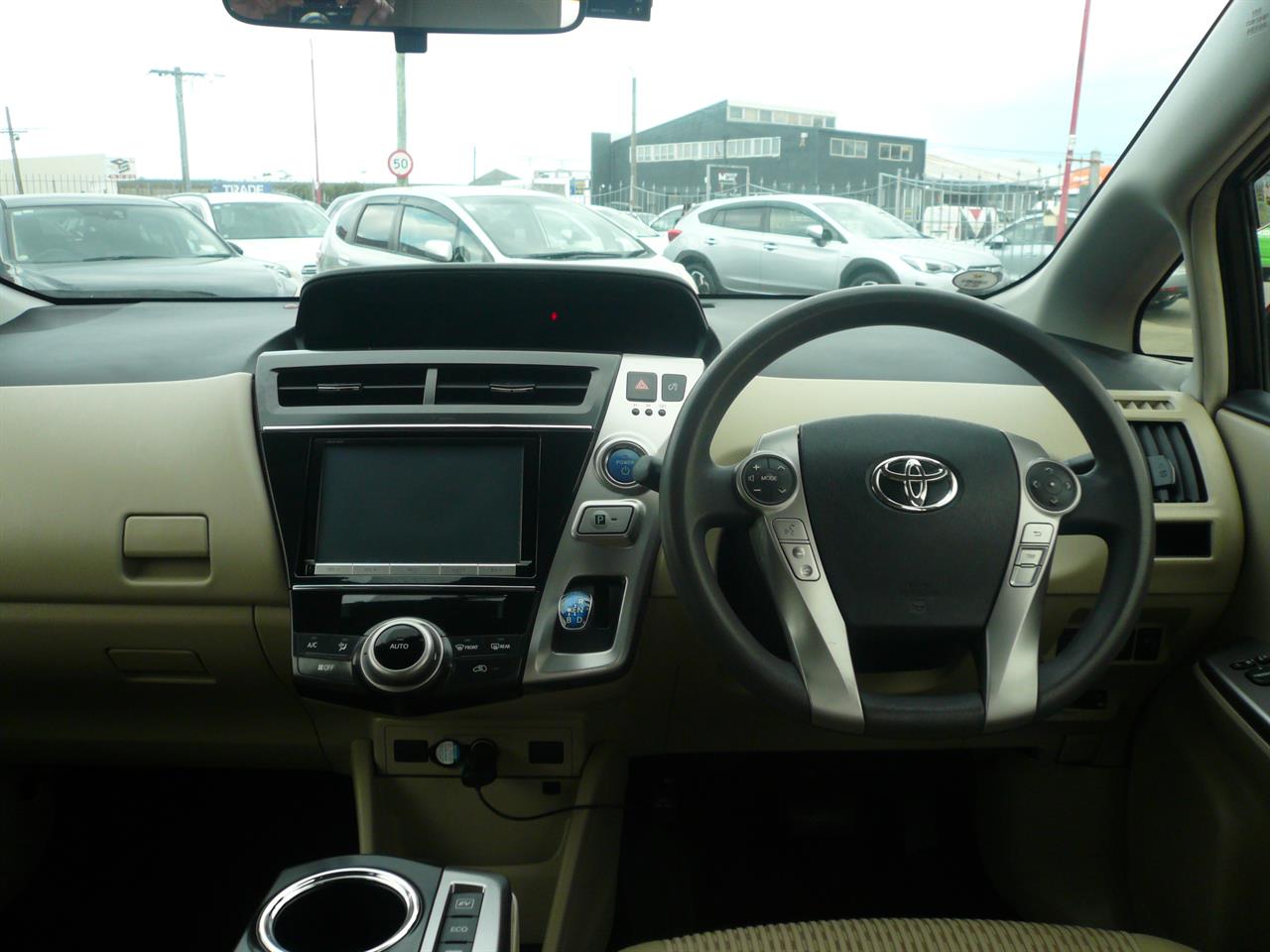 2015 Toyota Prius Alpha 1800cc hybrid automatic 8 airbags abs alloys Carousel 10