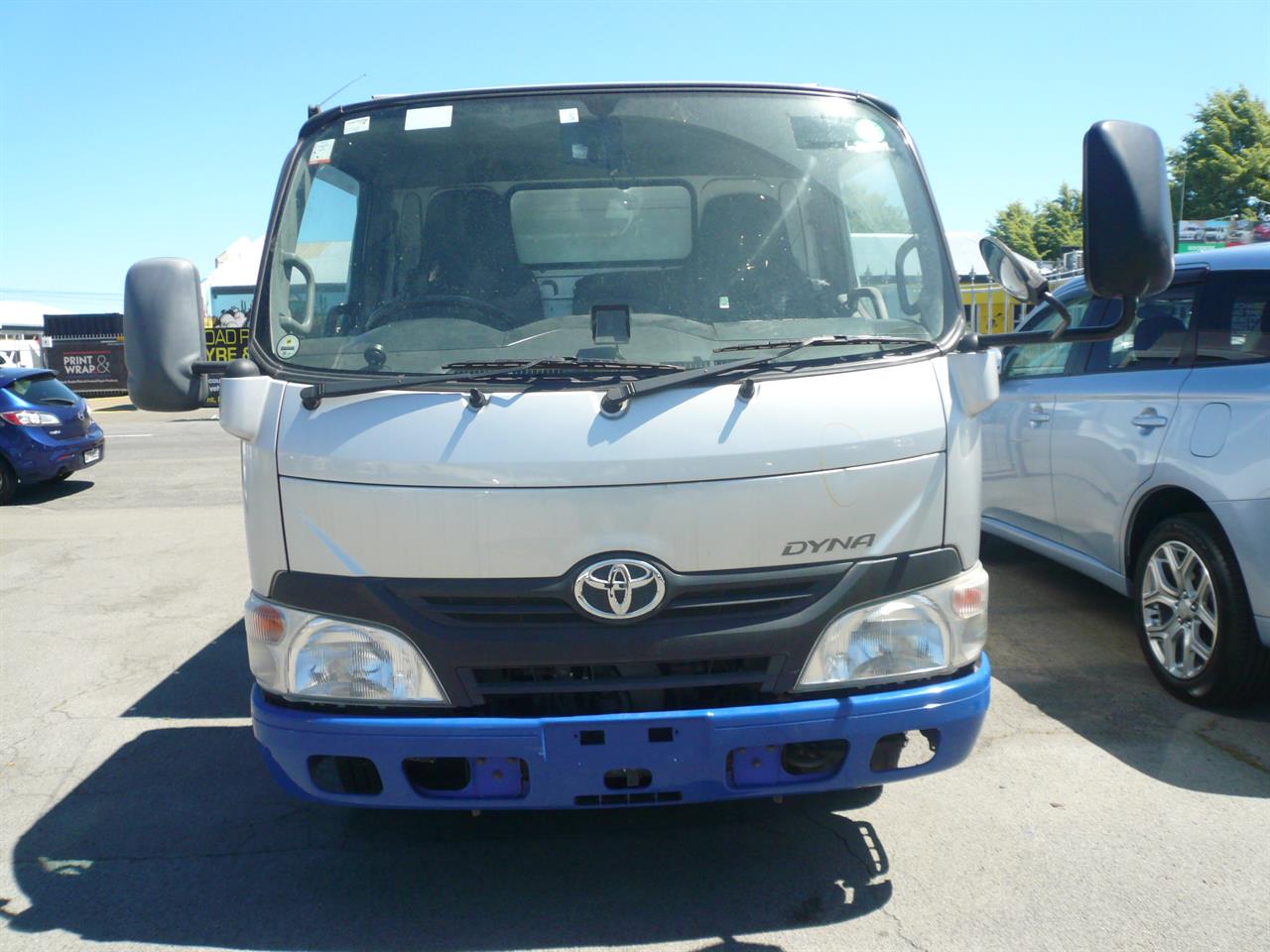 2014 Toyota Dyna bottle truck 2000cc diesel turbo automatic Carousel 10