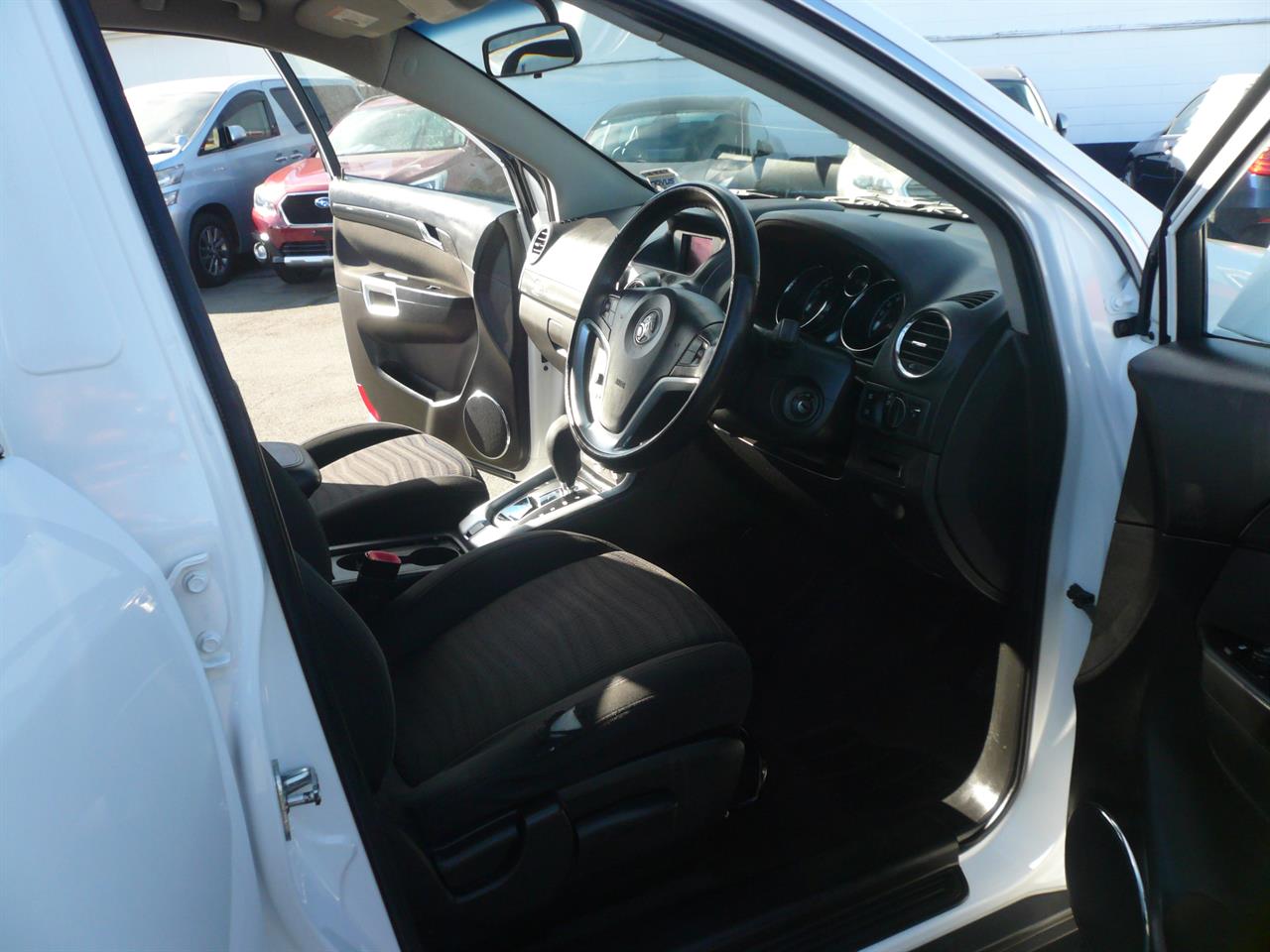 2012 Holden CAPTIVA 2400cc petrol automatic airbags abs alloys Carousel 16