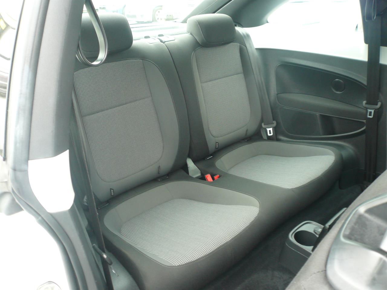 2015 Volkswagen beetle 1200cc turbo automatic alloys airbags Carousel 1
