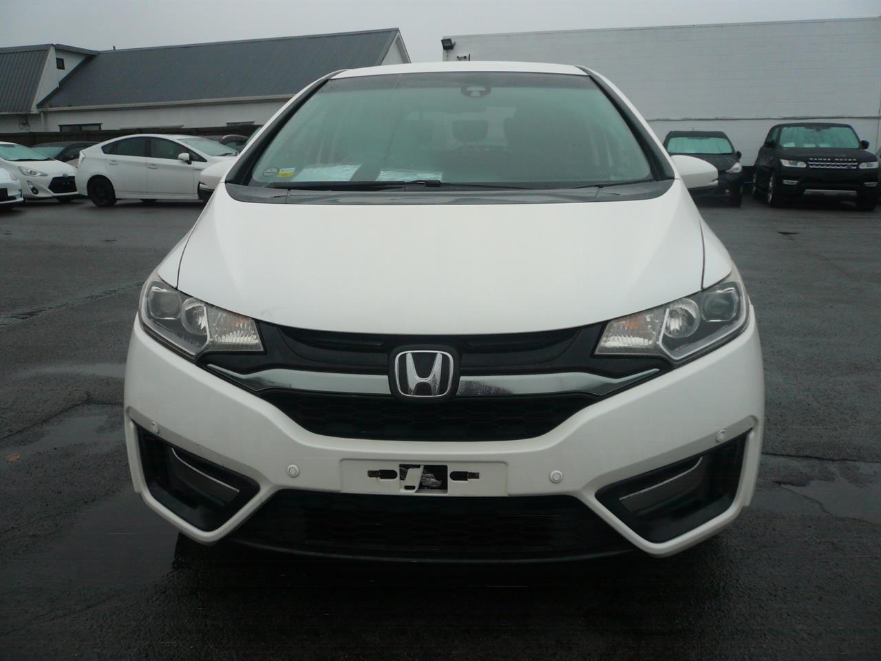 2014 Honda Fit 1500cc hybrid airbags abs alloys automatic Carousel 11