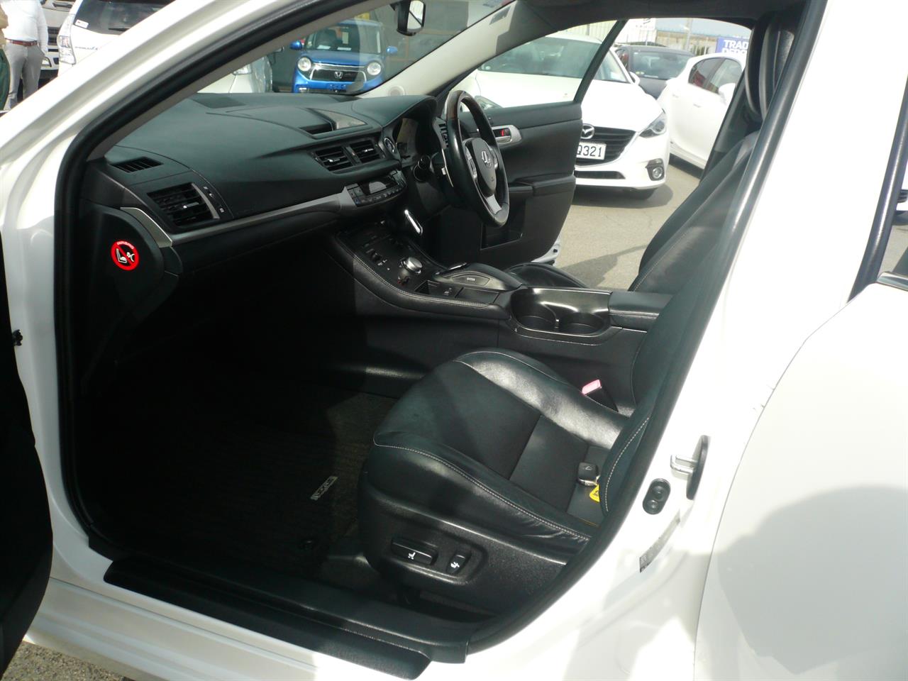 2013 Lexus CT200H 1800cc hybrid leather 8 airbags abs alloys Carousel 18