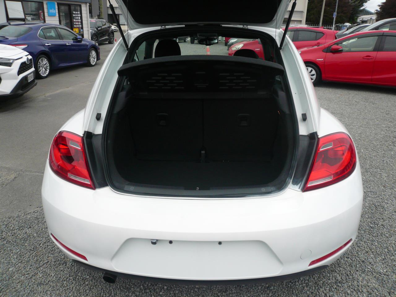 2015 Volkswagen beetle 1200cc turbo automatic alloys airbags Carousel 2